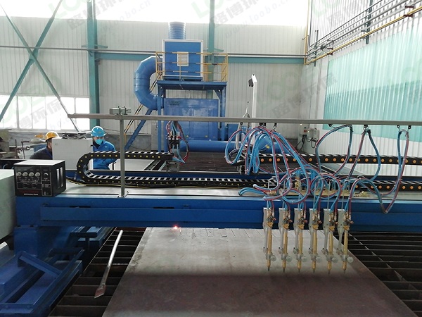 等離子切割機(jī)除塵系統(tǒng)竣工-德州某重工企業(yè) 等離子切割機(jī)除塵系統(tǒng)竣工-德州某重工企業(yè)