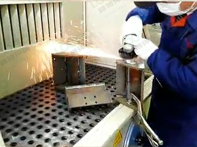 打磨除塵工作臺vs傳統(tǒng)打磨臺，哪個更適合你？